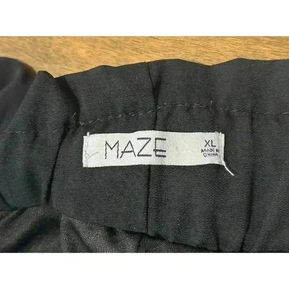 Maze Collection Women Black Shorts Size XL (0158) - Picture 5 of 11